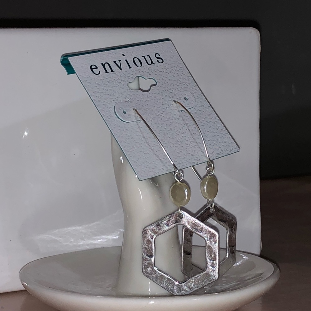boutique earrings good for bundles for 15% off ;)